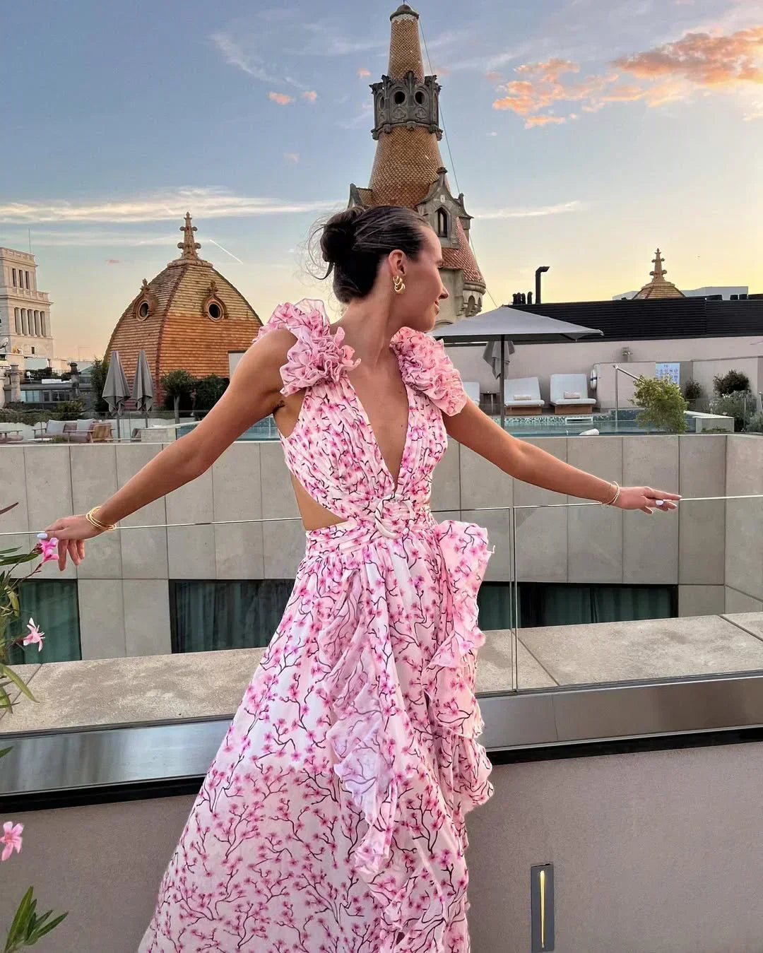 Women's Sleeveless Floral Maxi Dress with V-Neck and Cutout Waist - 9