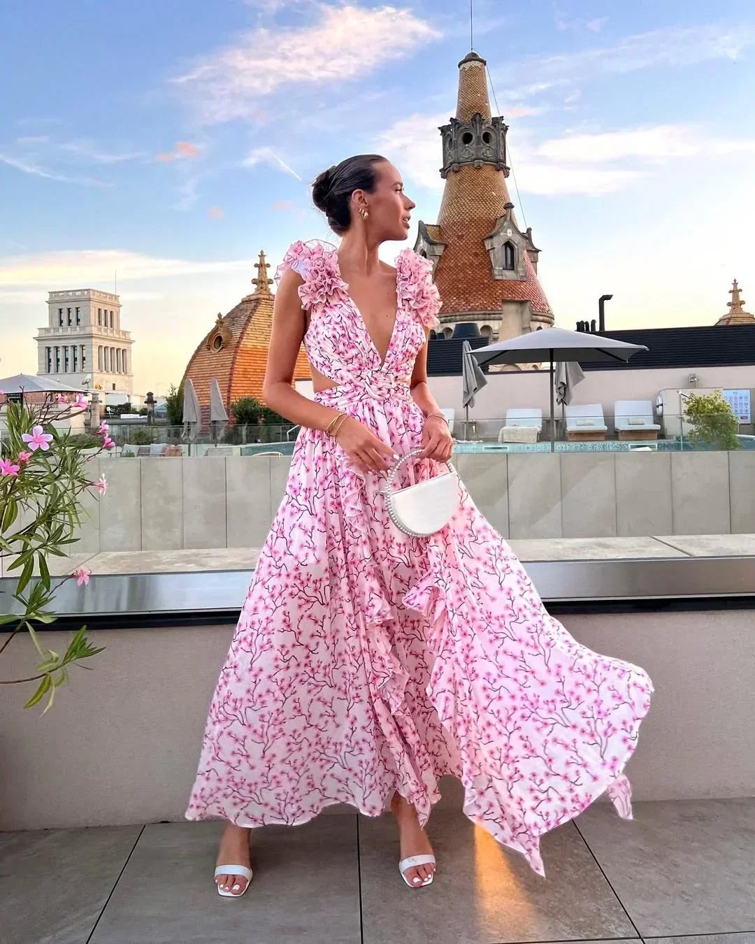 Women's Sleeveless Floral Maxi Dress with V-Neck and Cutout Waist - Pink