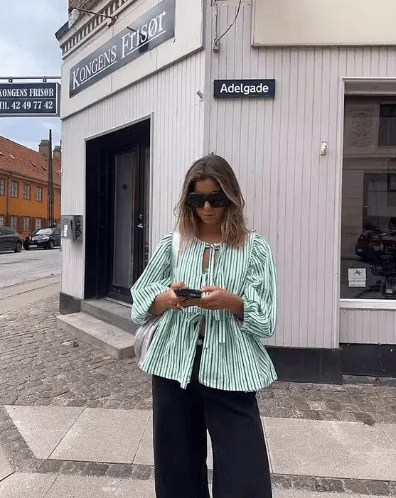 Women's Striped Blouse with Puff Sleeves and Tie Front - 3