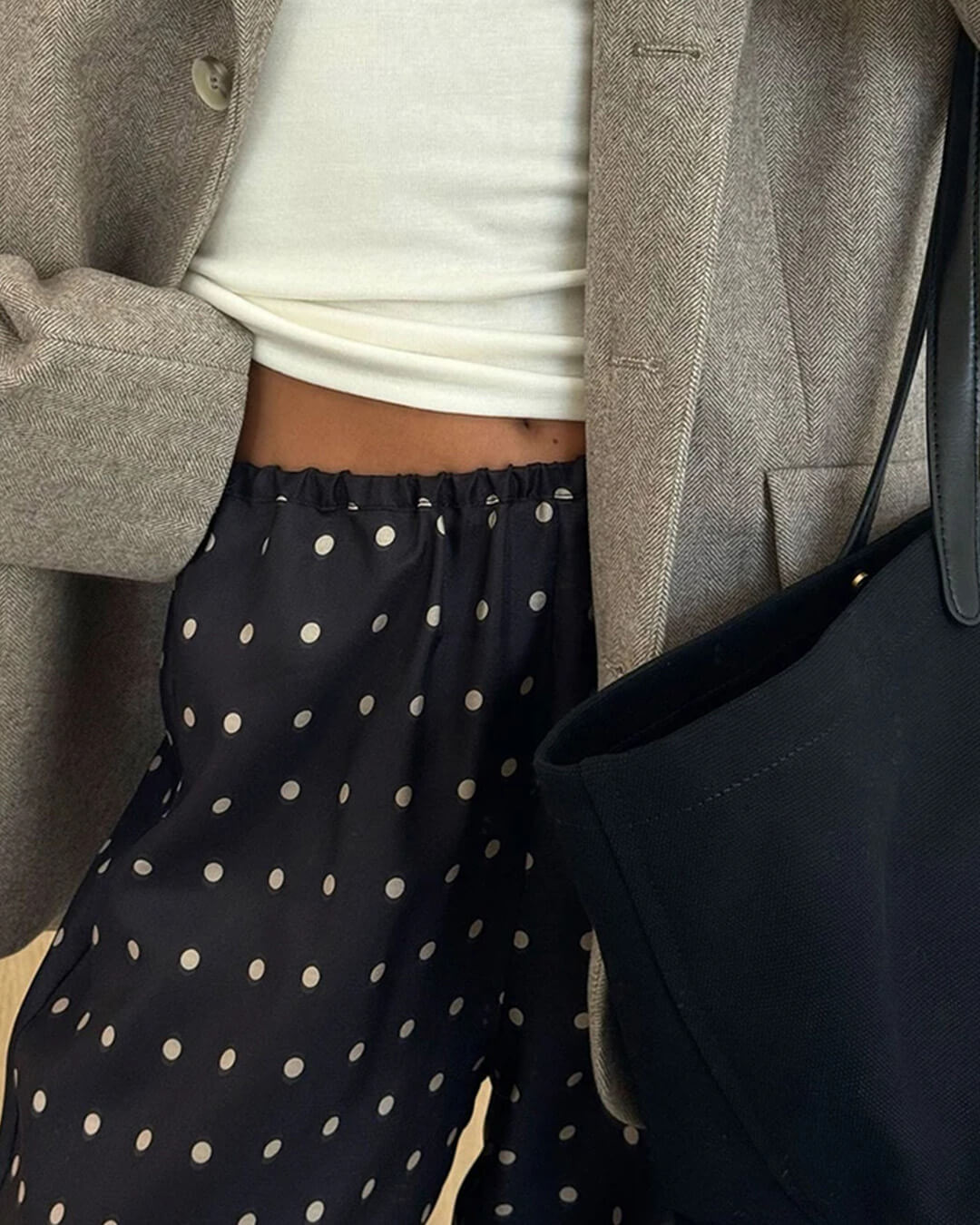 Women's Straight Leg Trousers with Polka Dot Print - 4