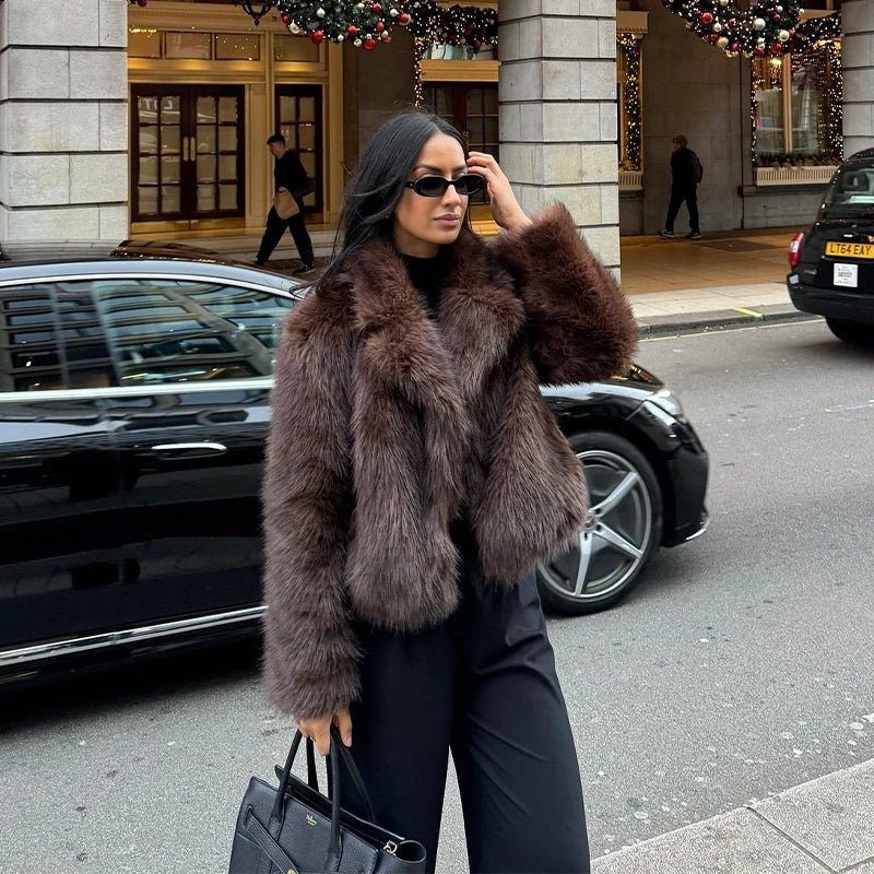 Women's Short Faux Fur Coat with Wide Lapel Collar - Coffee