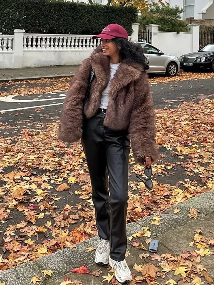 Women's Short Faux Fur Coat with Wide Lapel Collar - Coffee