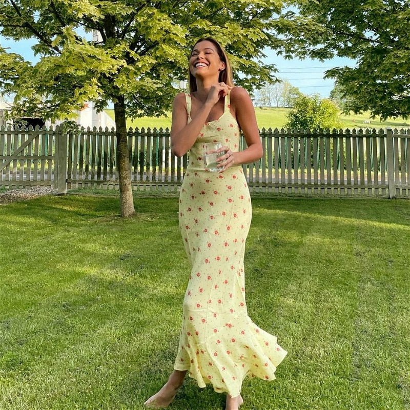 Women's Sleeveless Floral Maxi Dress with Scoop Neck and Flared Hem - 6