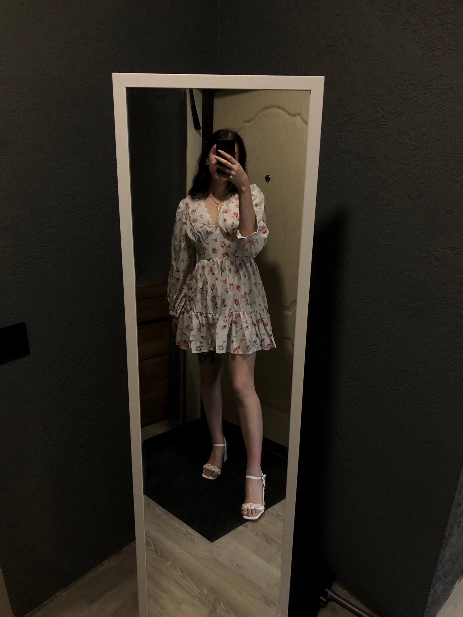 Women's Floral Mini Dress with V-Neck and Long Sleeves - 4