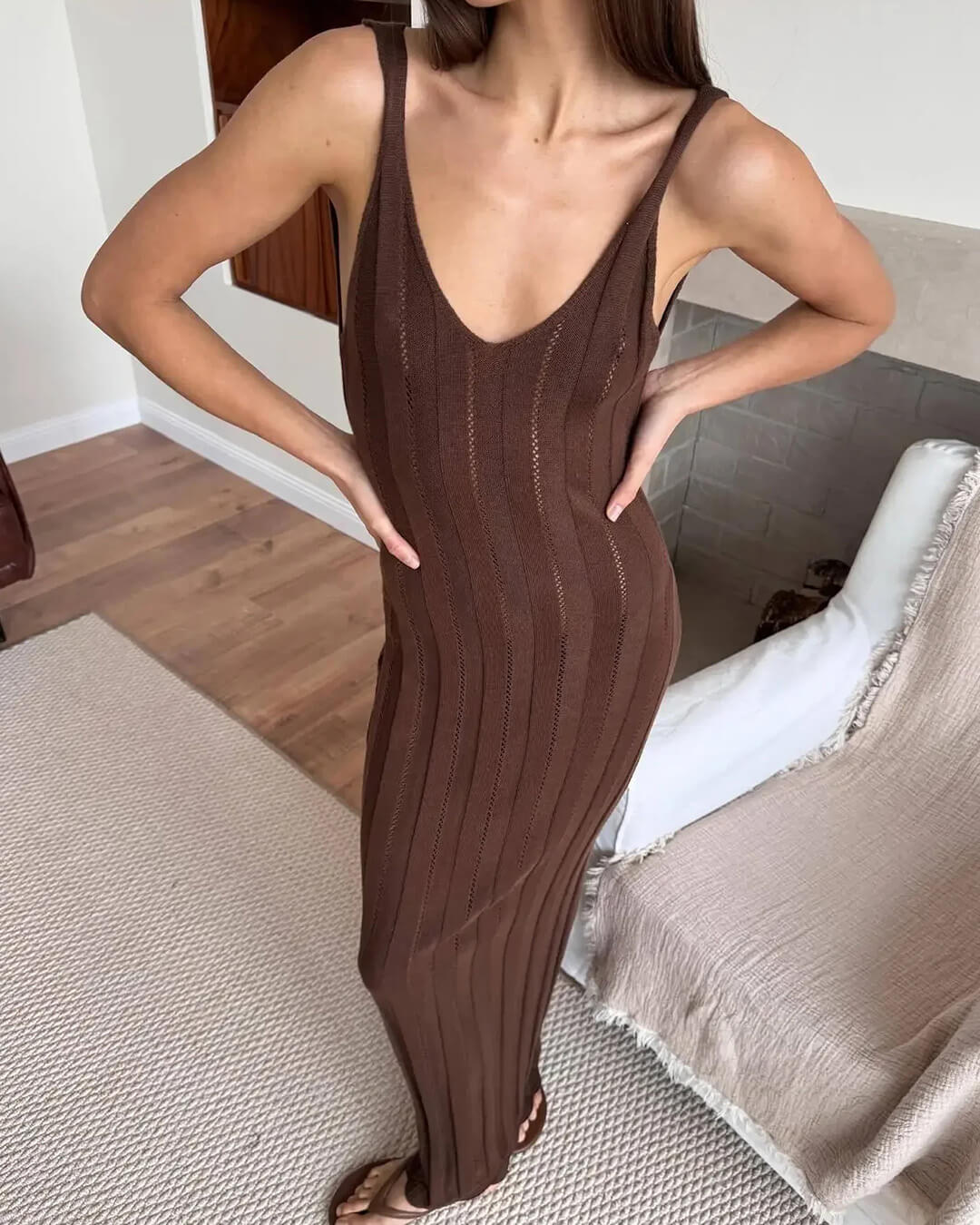 Women's Maxi Dress Sleeveless Open Back with V-Neck and Bodycon Silhouette - Brown
