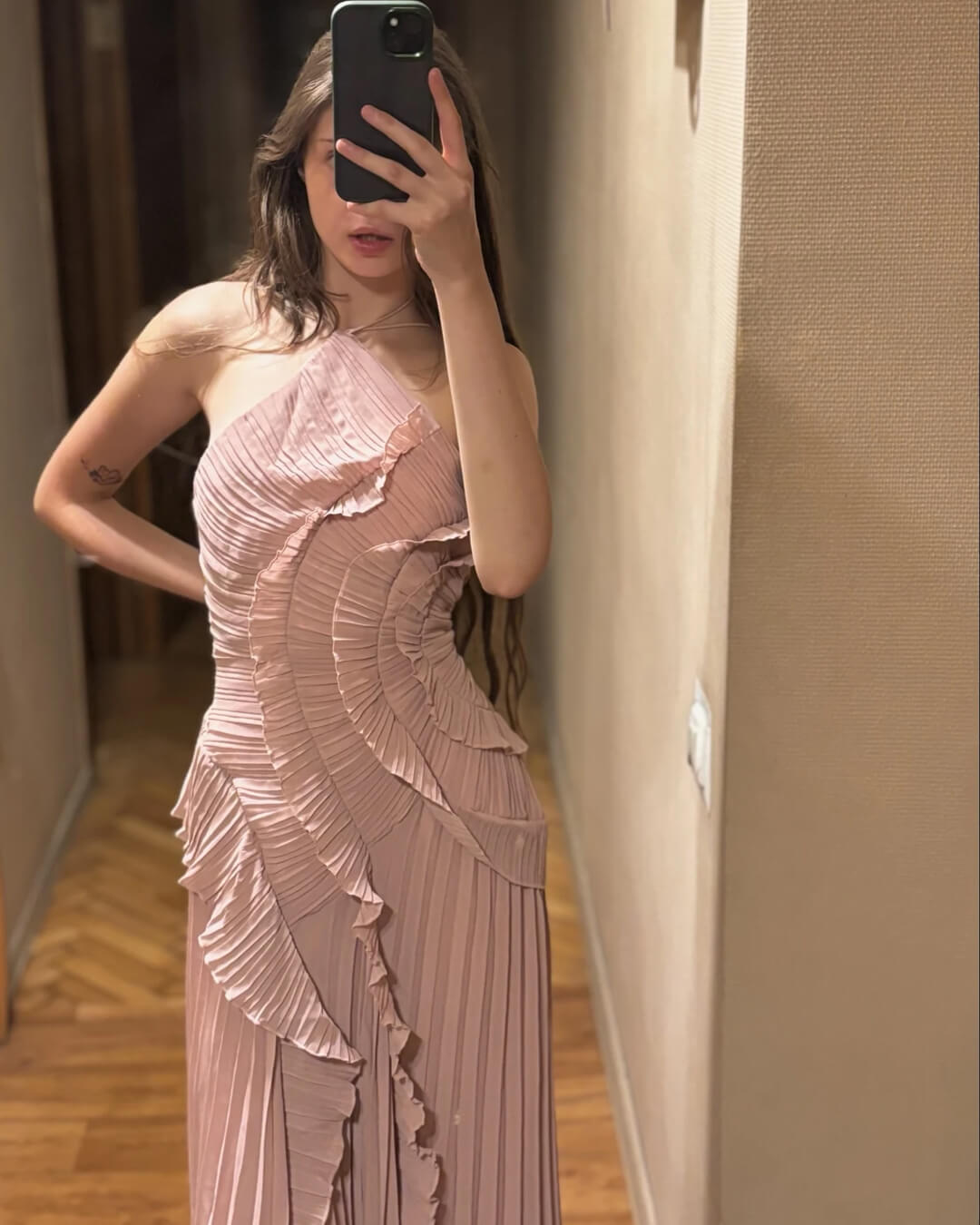 Women's Halter Maxi Dress with Ruffles and A-Line Silhouette - 3