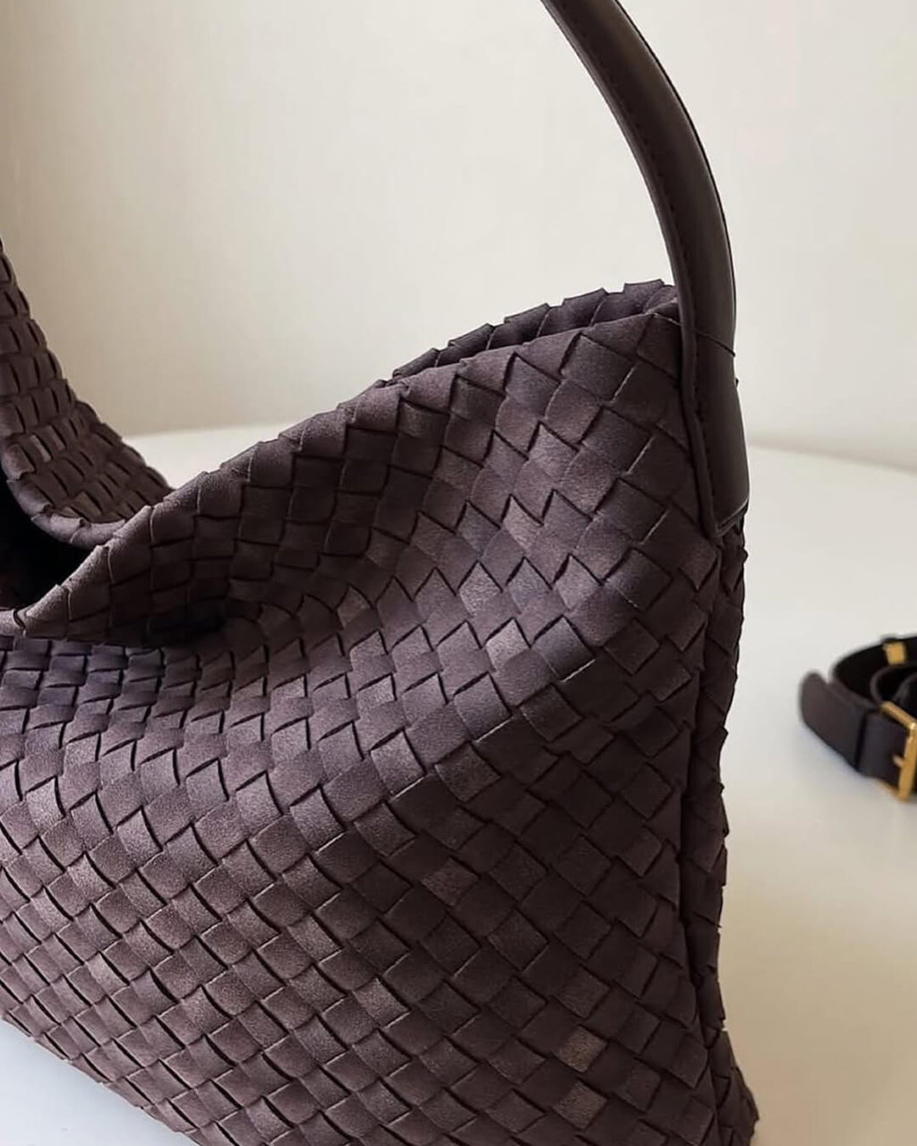 Women's Woven Tote Bag with Minimalist Silhouette - 5