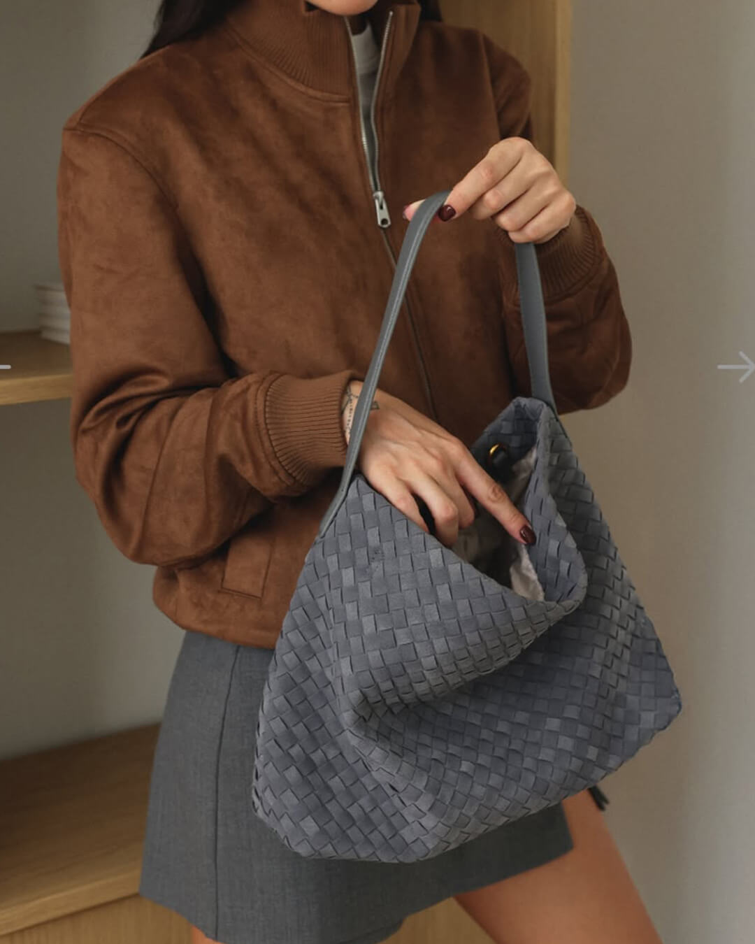 Women's Woven Tote Bag with Minimalist Silhouette - 14