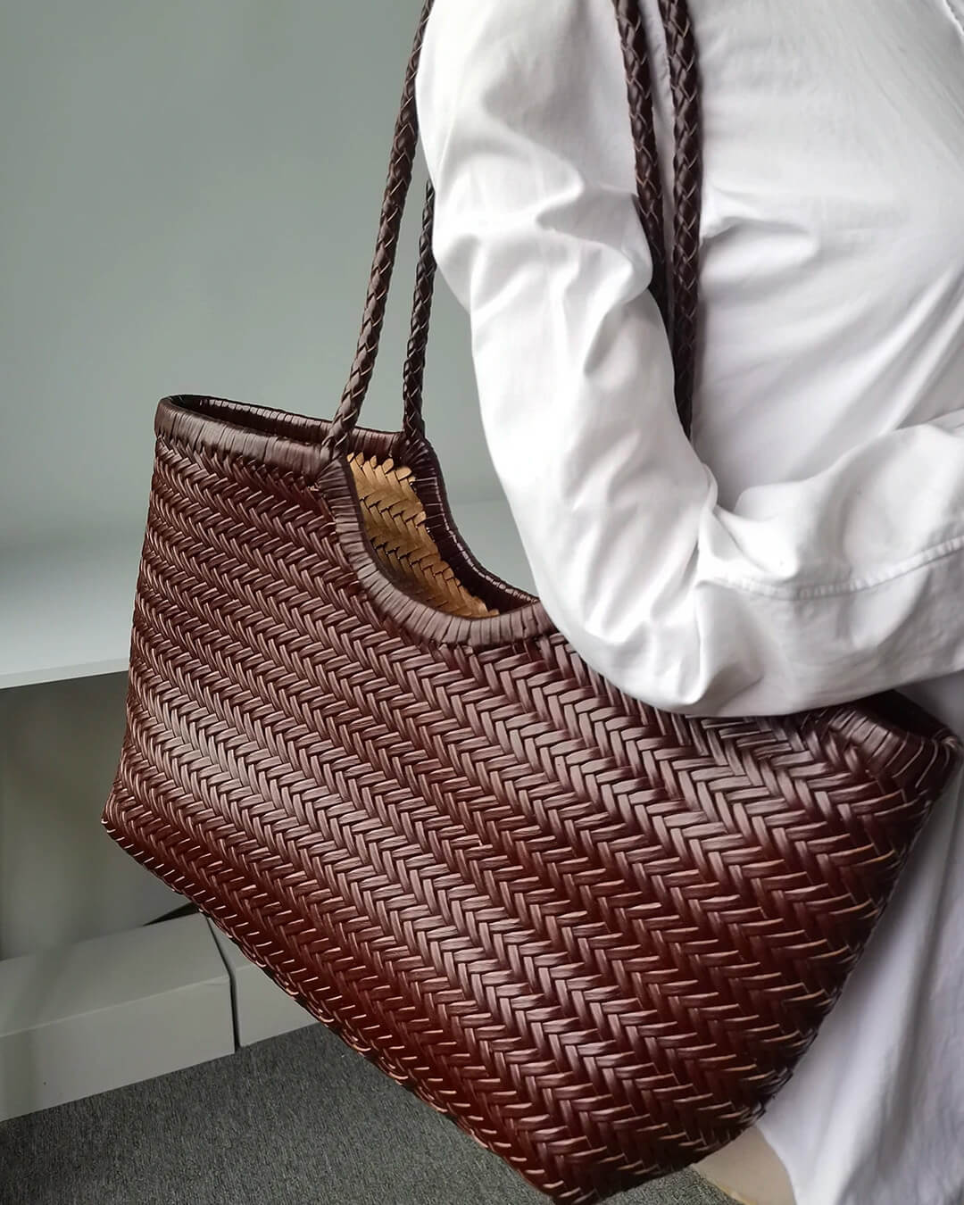 Braided Tote Bag with Woven Faux Leather Design - 4
