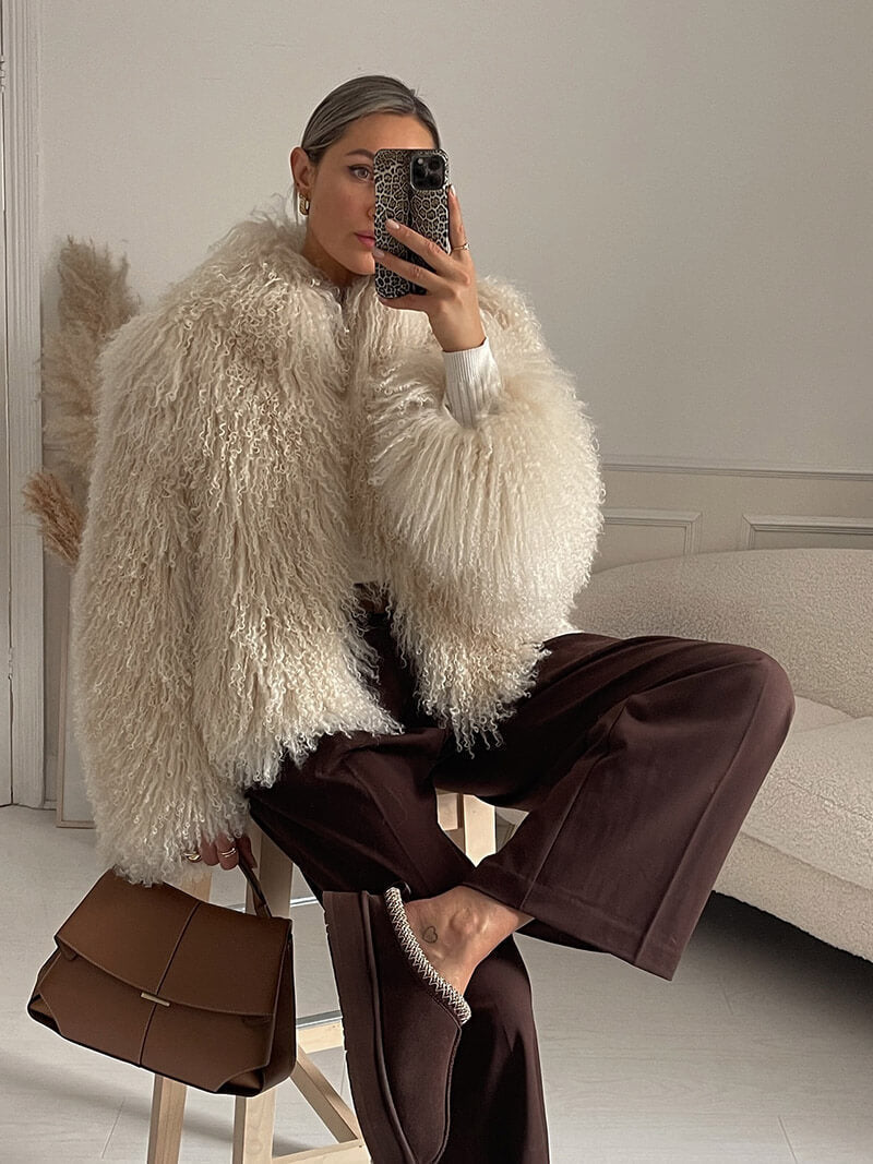 Women's Oversized Faux Fur Coat with Plush Texture - White