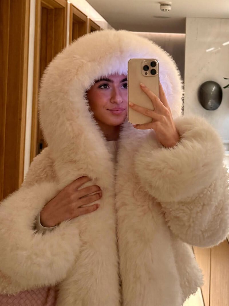 Women's Hooded Faux Fur Jacket with Fluffy Texture - White