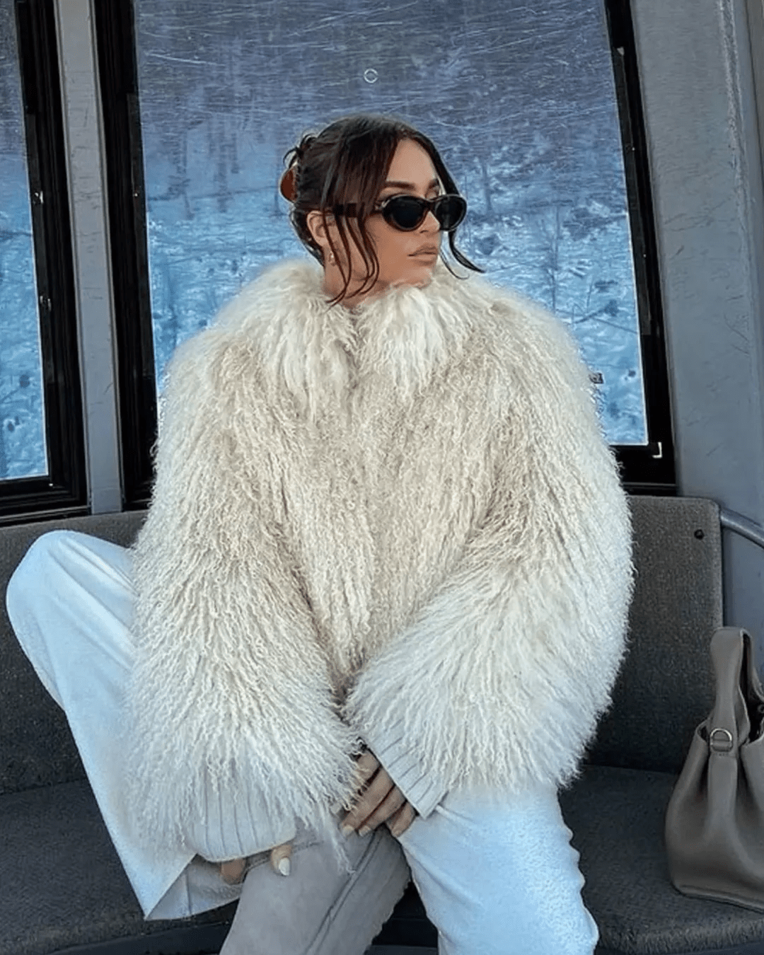 Women's Faux Fur Coat Oversized with Shaggy Texture - Beige