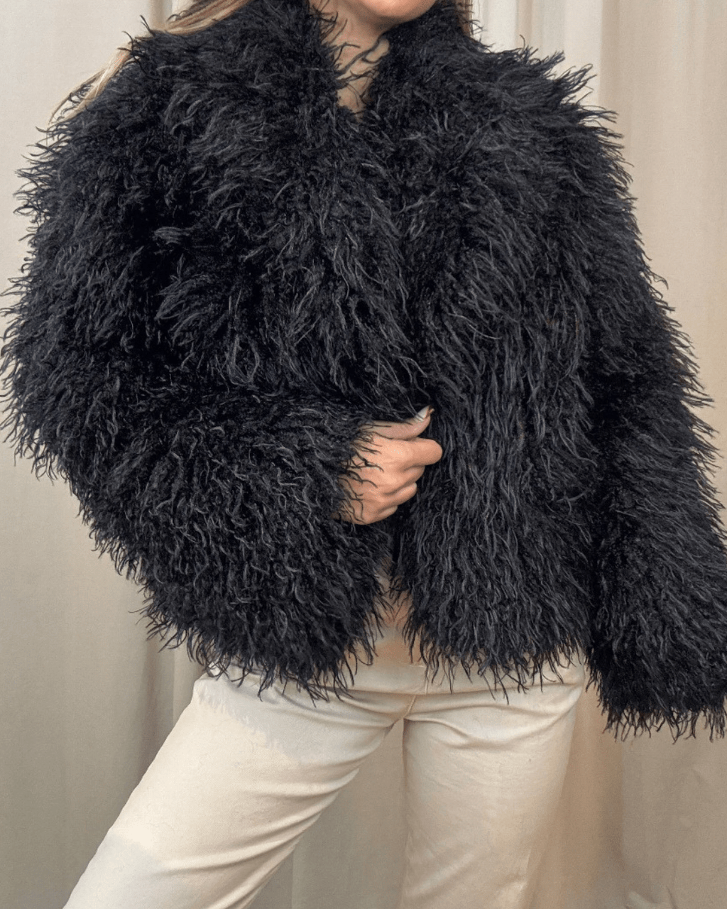 Women's Faux Fur Coat Oversized with Shaggy Texture - Black