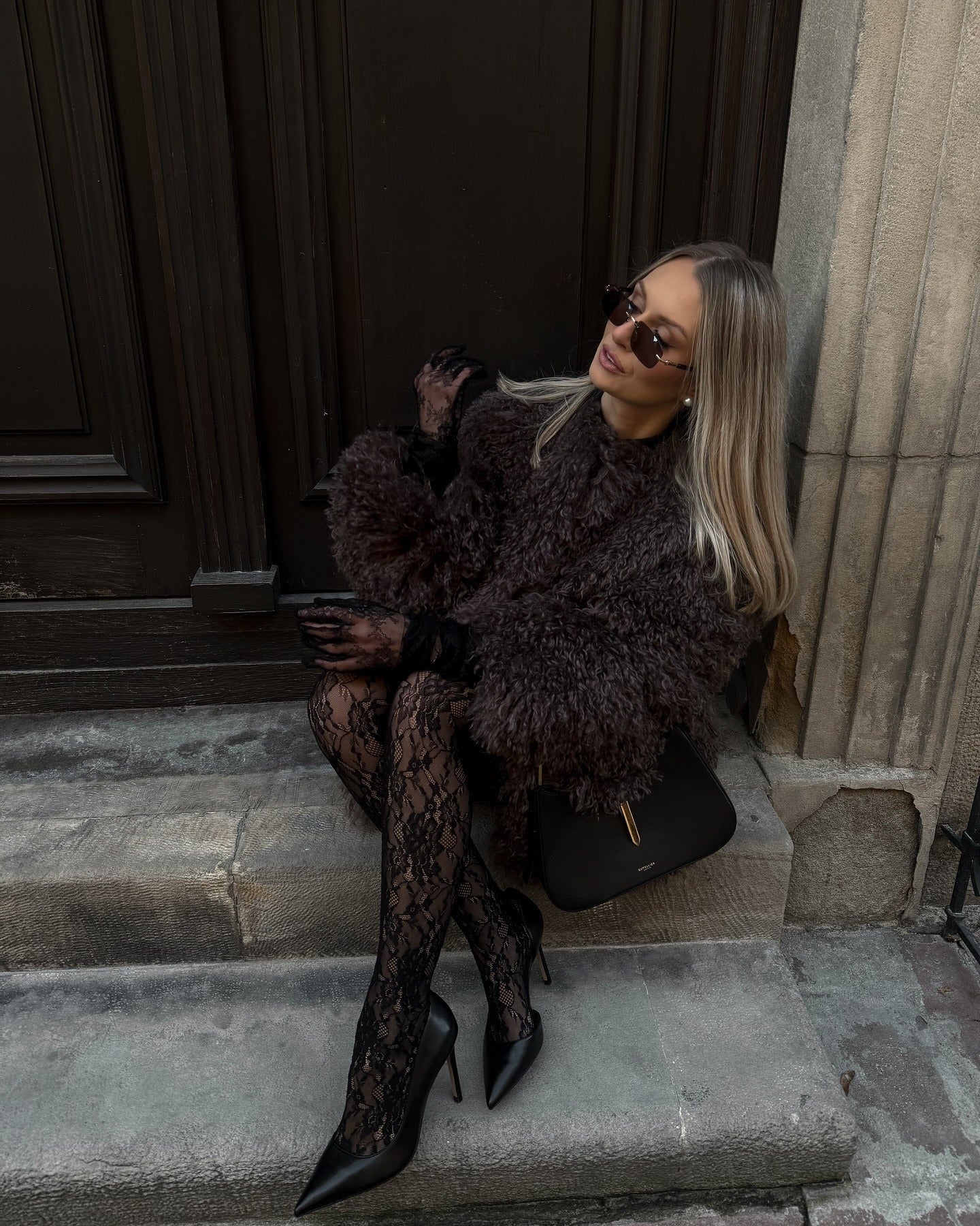 Women's Faux Fur Coat Oversized with Shaggy Texture - 10