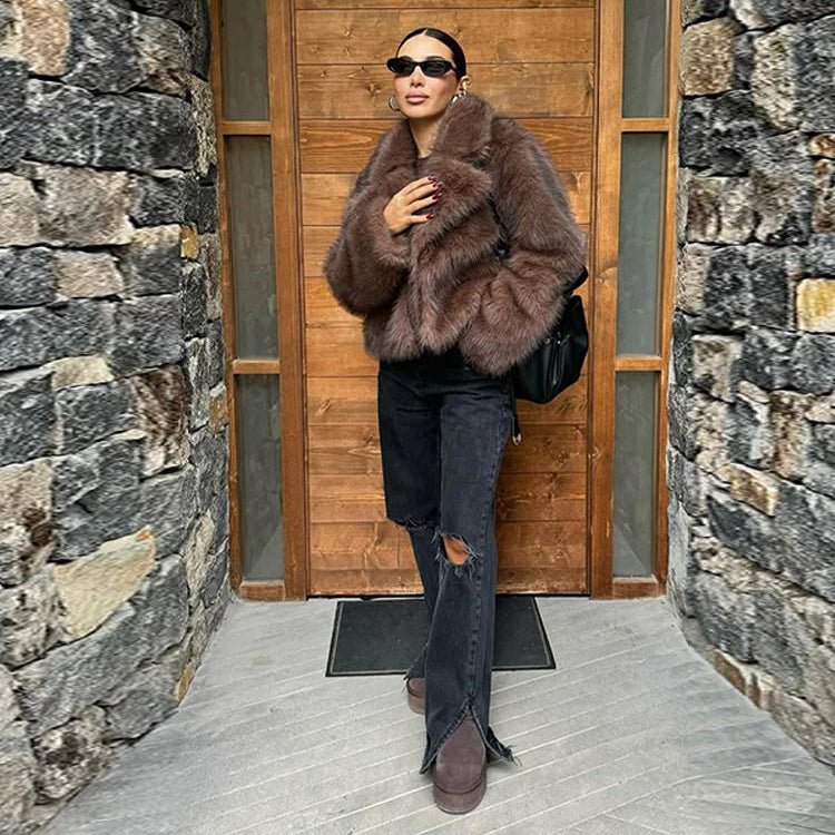 Women's Short Faux Fur Coat with Wide Lapel Collar - Coffee