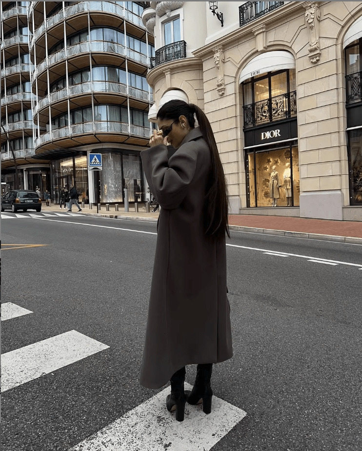 Women's Oversized Maxi Coat with Notched Lapel and Long Sleeves - 11