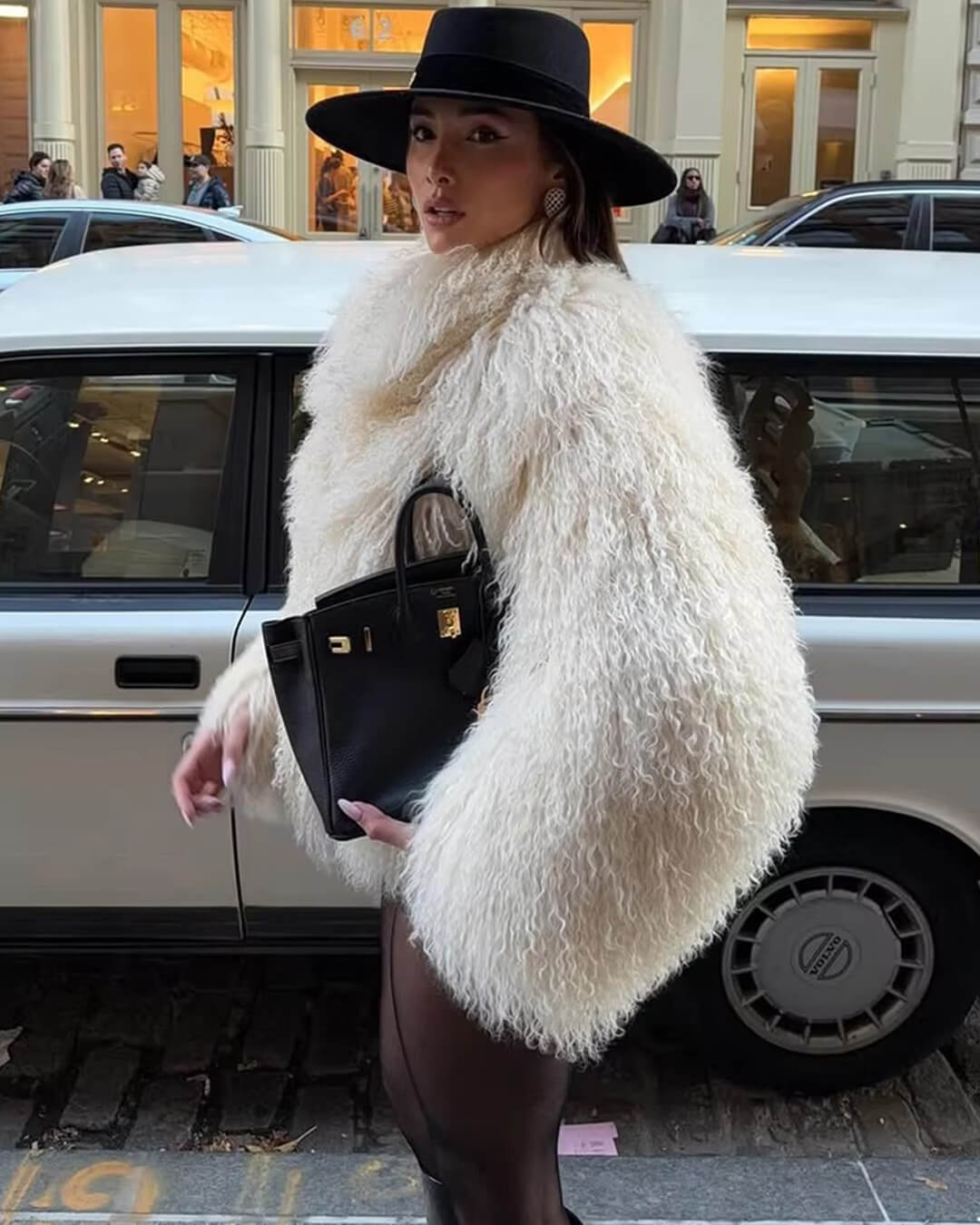Women's Short Faux Fur Coat with Half-Open Collar and Fleece Accents - White