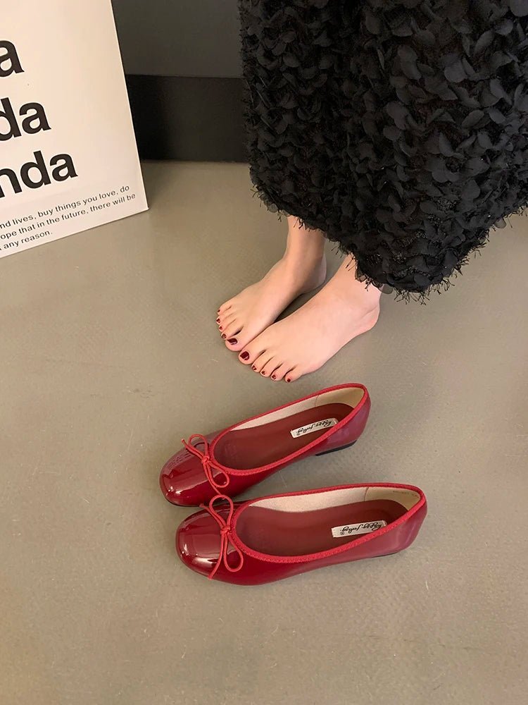 Women's Ballet Flats with Bow Detail and Cushioned Footbed - Red