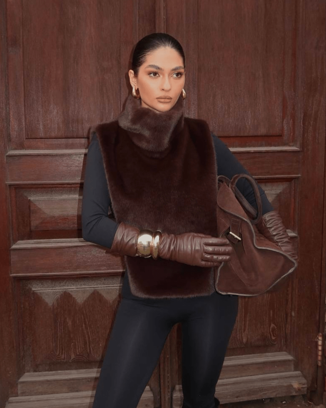 Women's Turtleneck Gilet Sleeveless with Asymmetric Cropped Silhouette - Brown