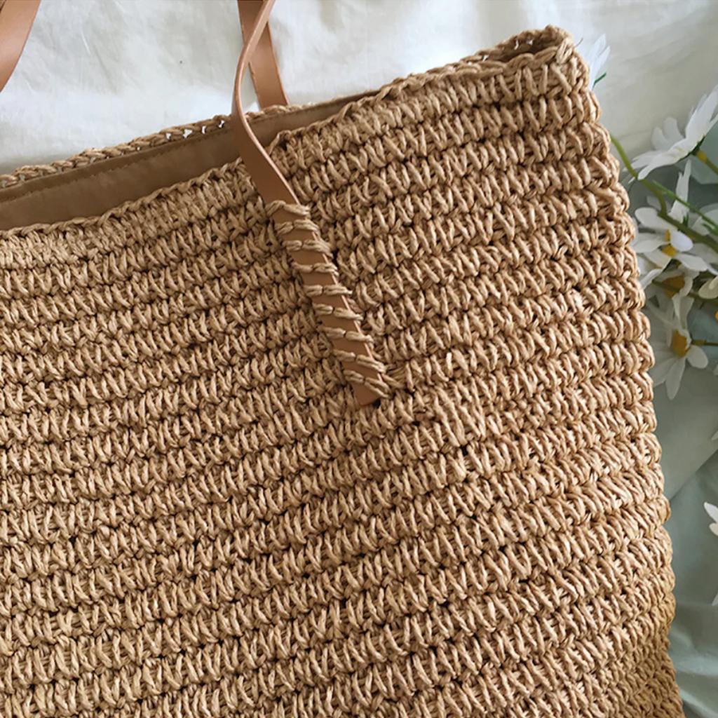 Women's Woven Straw Shoulder Bag with Spacious Interior - 5