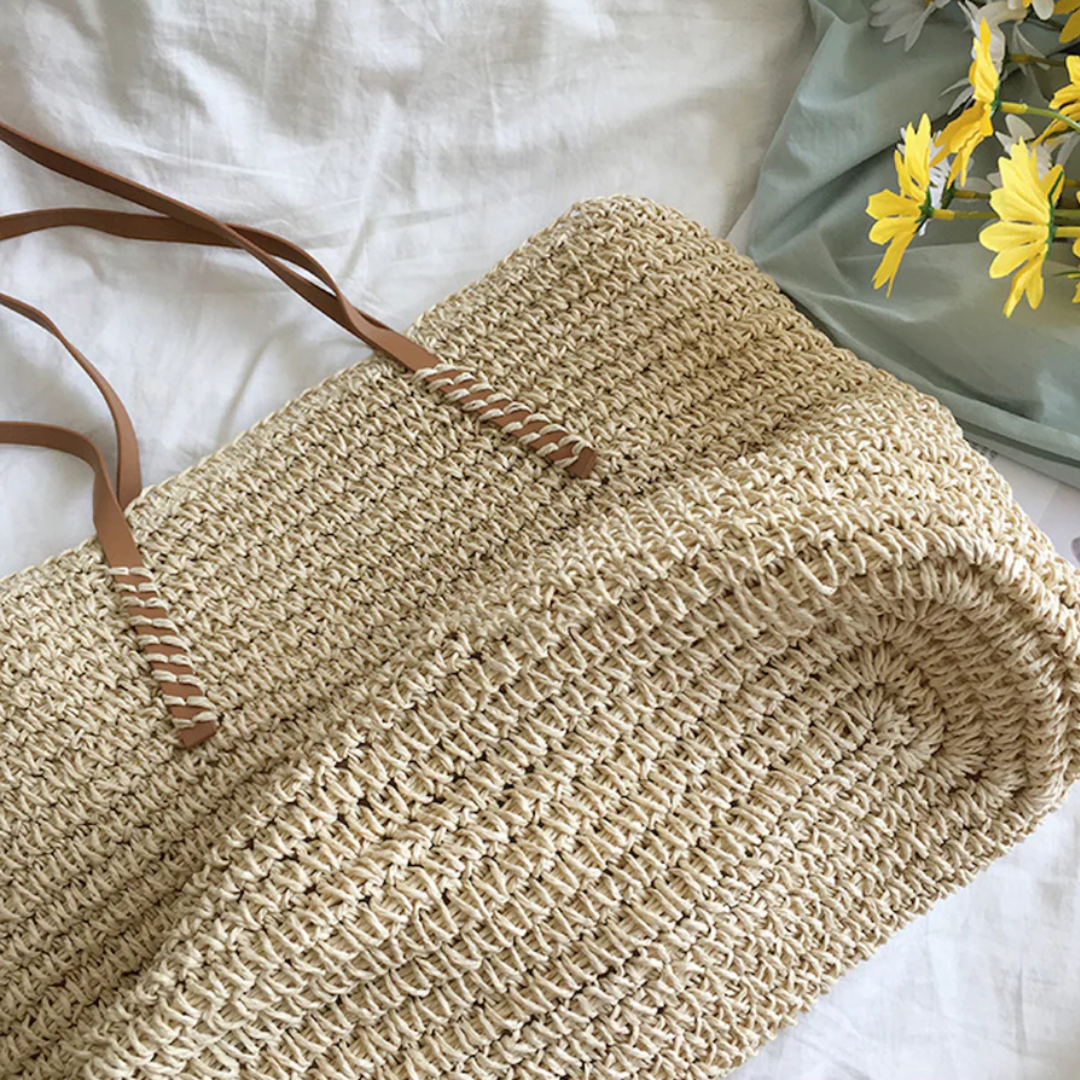 Women's Woven Straw Shoulder Bag with Spacious Interior - 8