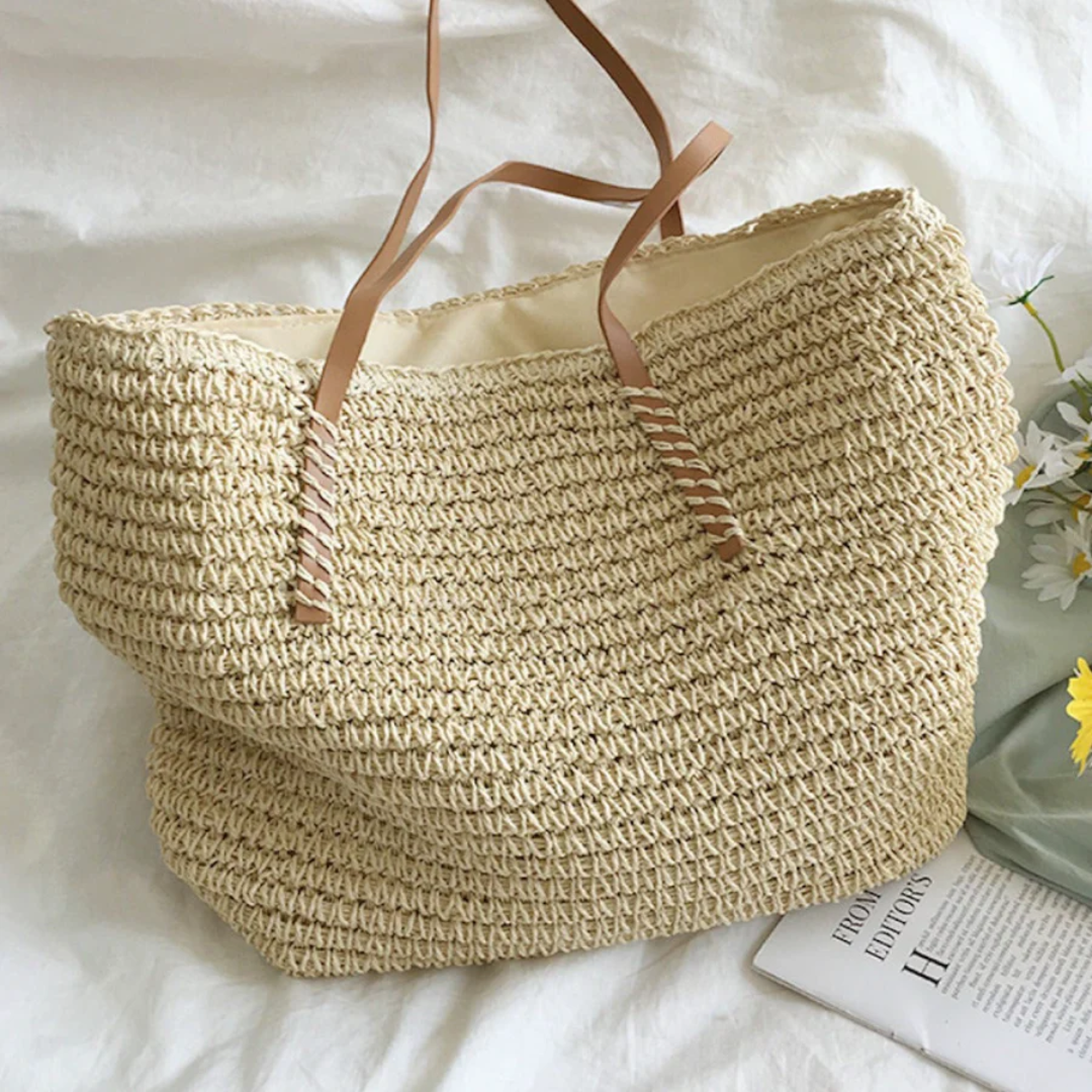 Women's Woven Straw Shoulder Bag with Spacious Interior - White