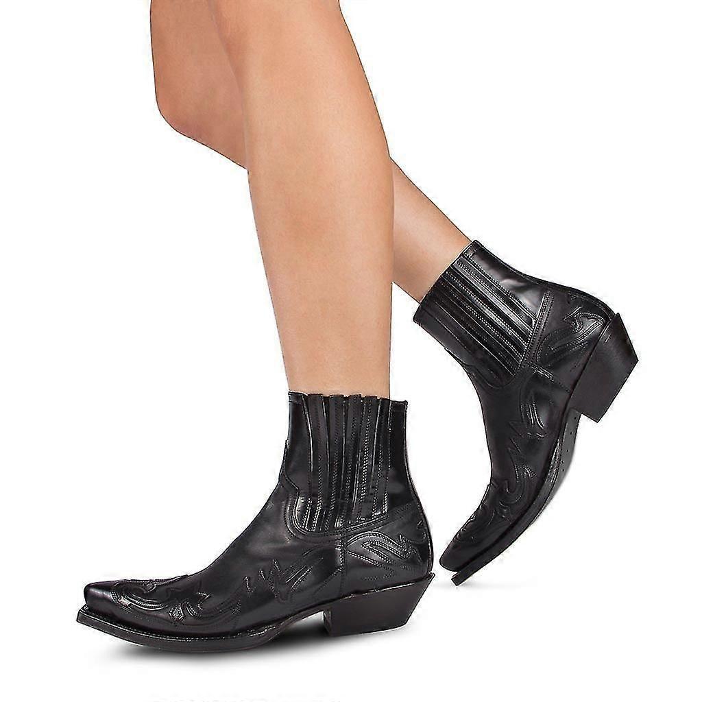 Unisex Western Boots with Stacked Heel and Pointed Toe