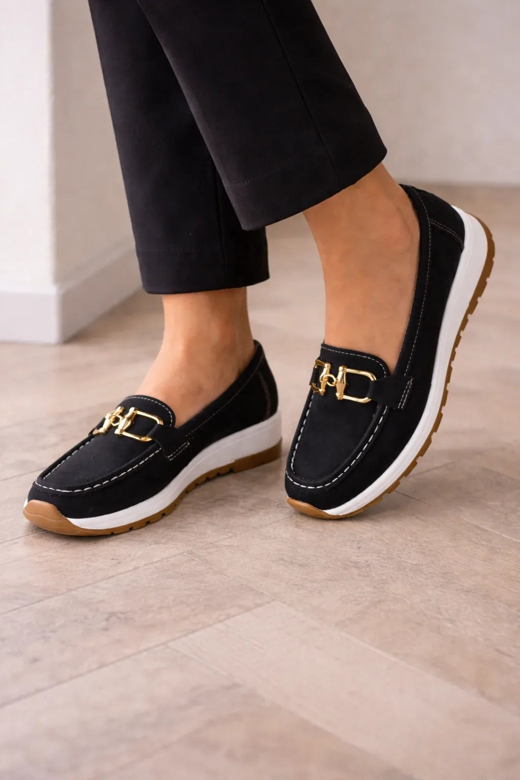 Women's Loafers with Bit Detail and Platform Sole - Black