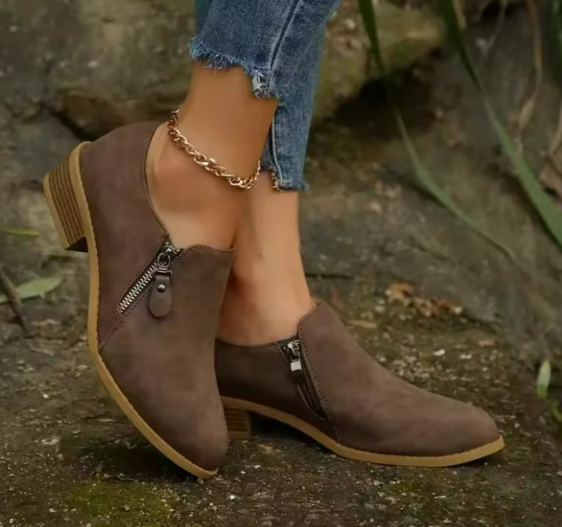 Women's Ankle Boots with Side Zip and Block Heel - 5